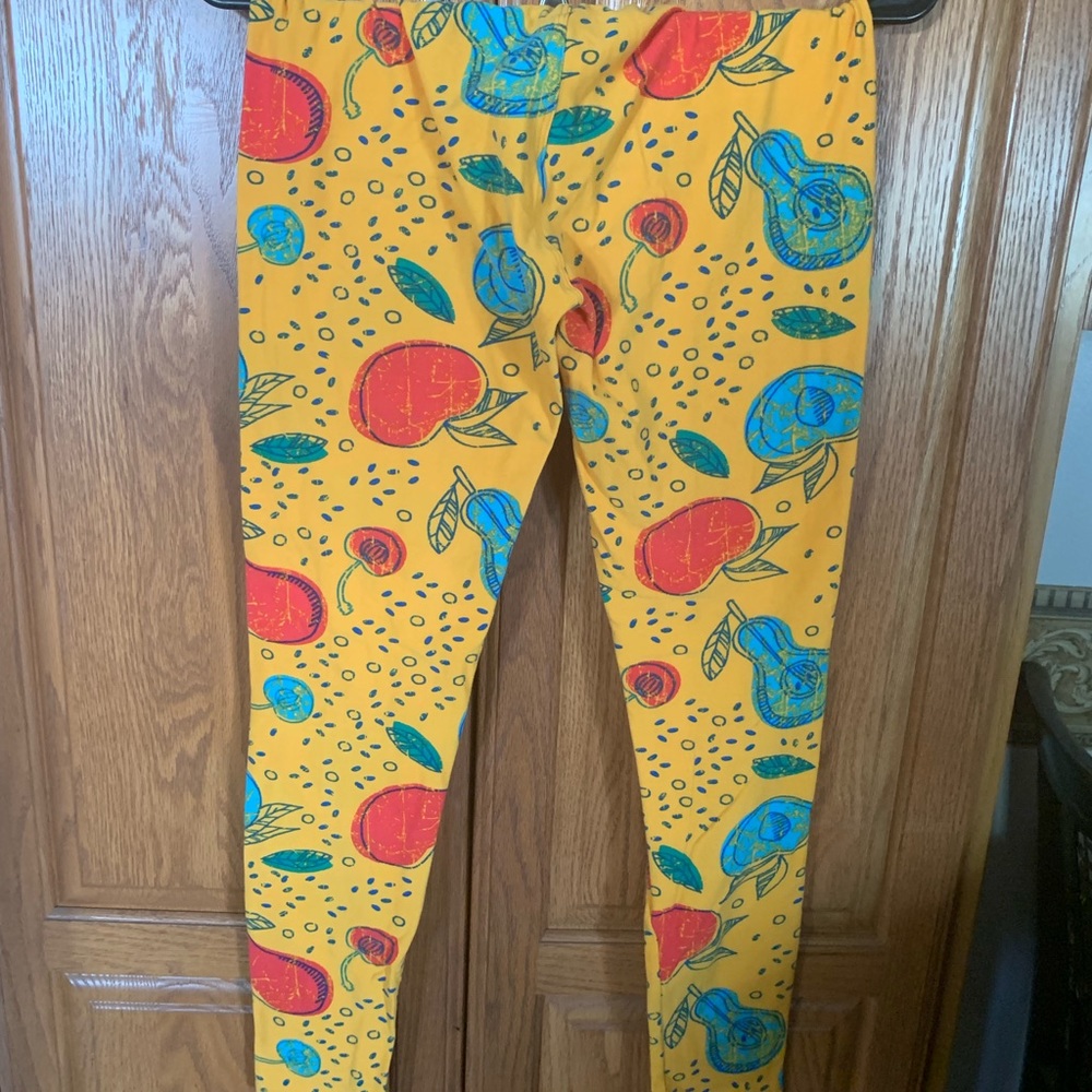 Lularoe fruit leggings os